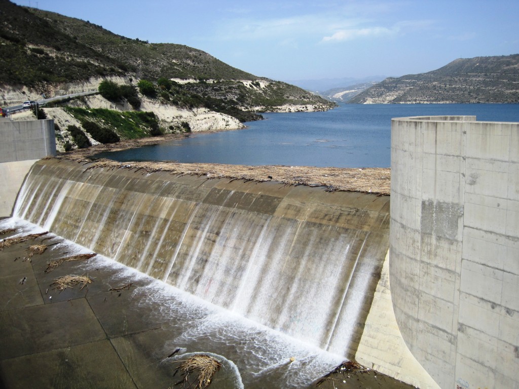 Kouris_Dam_-_overflow_day_8_April_2012